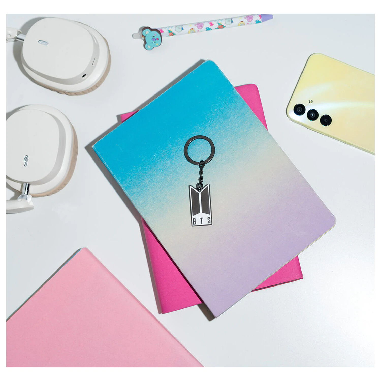 BTS Logo obesek za ključe fotografija izdelka