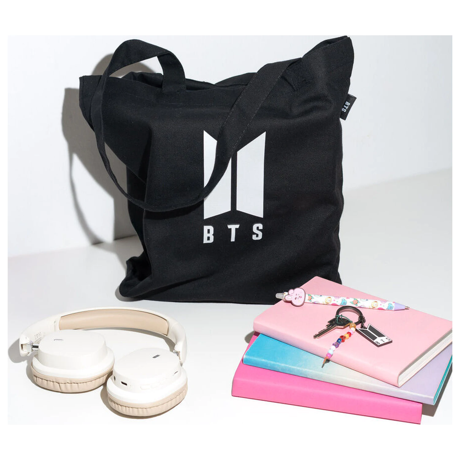 BTS torba z logotipom fotografija izdelka