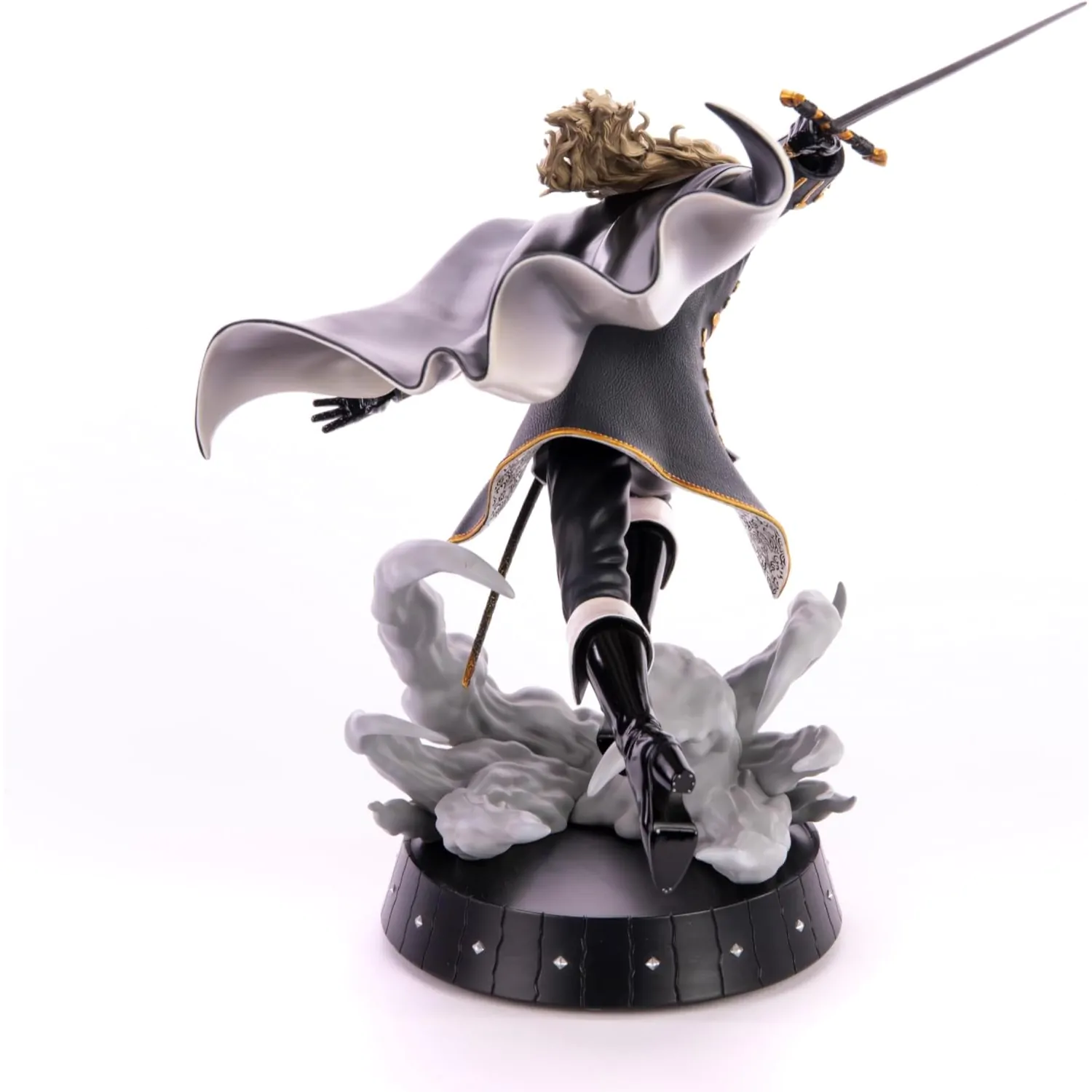 Castlevania Symphony of the Night Statue Dash Attack Alucard kip 30 cm fotografija izdelka