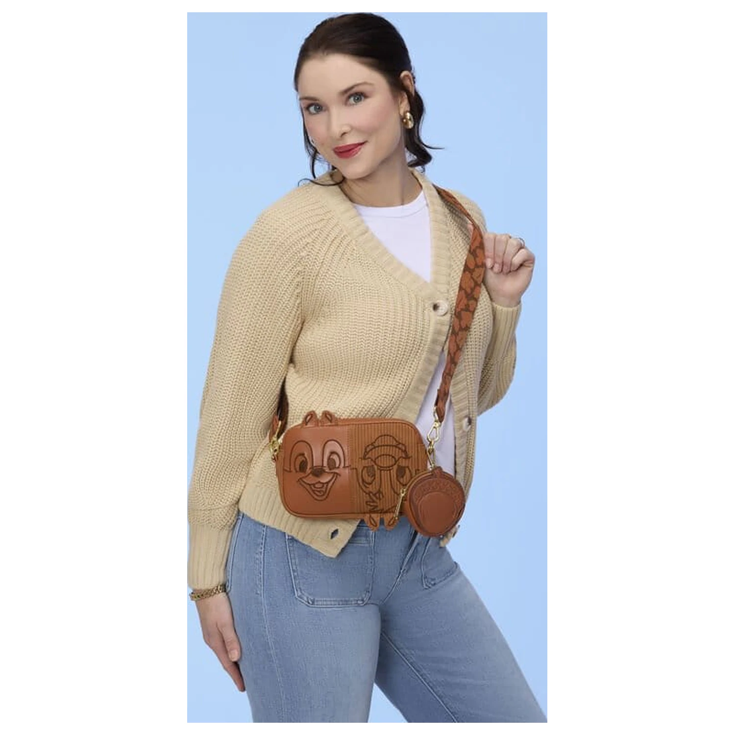 Chip 'n Dale: Rescue Rangers by Loungefly Sling Bag s torbico za kovance iz žameta fotografija izdelka