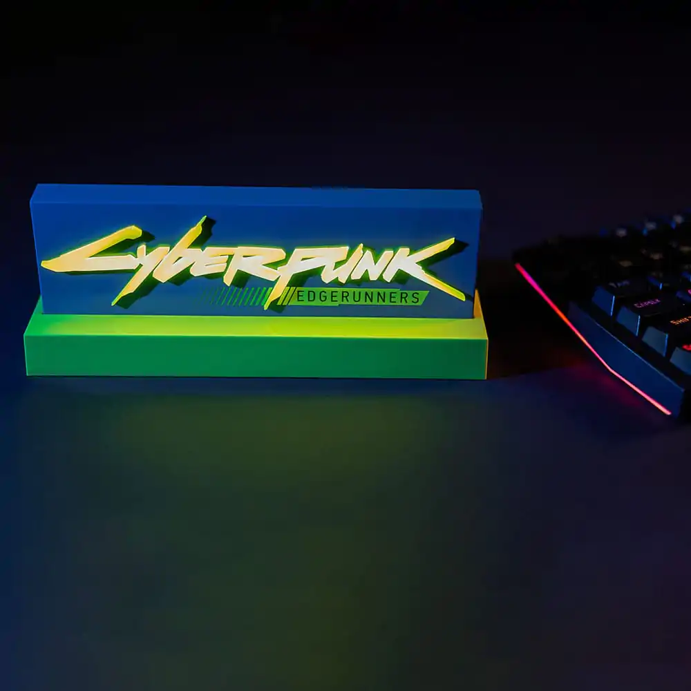 Cyberpunk Edgerunner LED-lučka z logotipom 22 cm fotografija izdelka