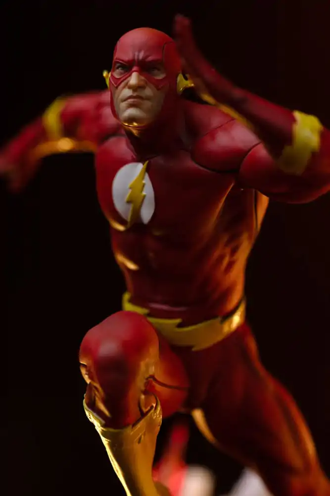 DC Comics Art Scale Kip 1/10 Flash 25 cm fotografija izdelka