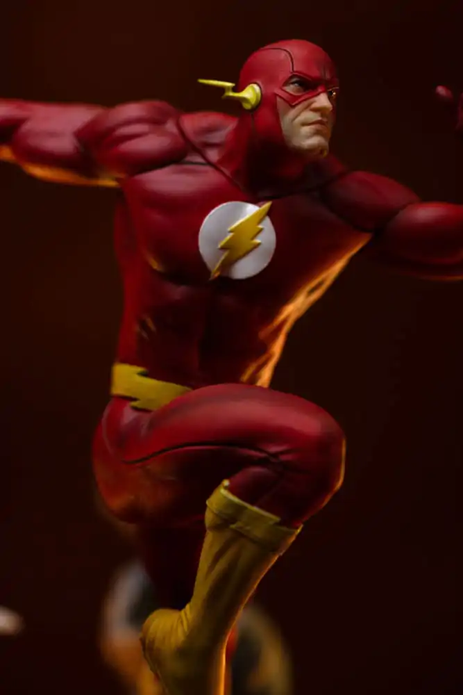 DC Comics Art Scale Kip 1/10 Flash 25 cm fotografija izdelka