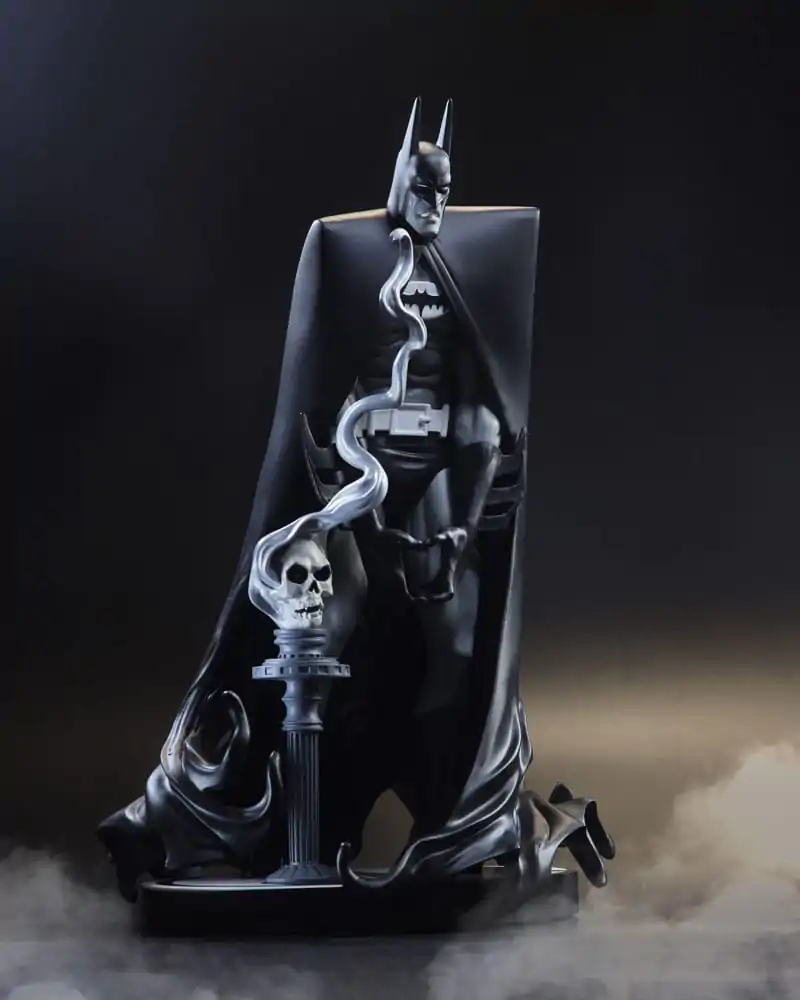 DC Direct smoleni kip 1/10 Batman Black & White by Bill Sienkiewicz 20 cm fotografija izdelka