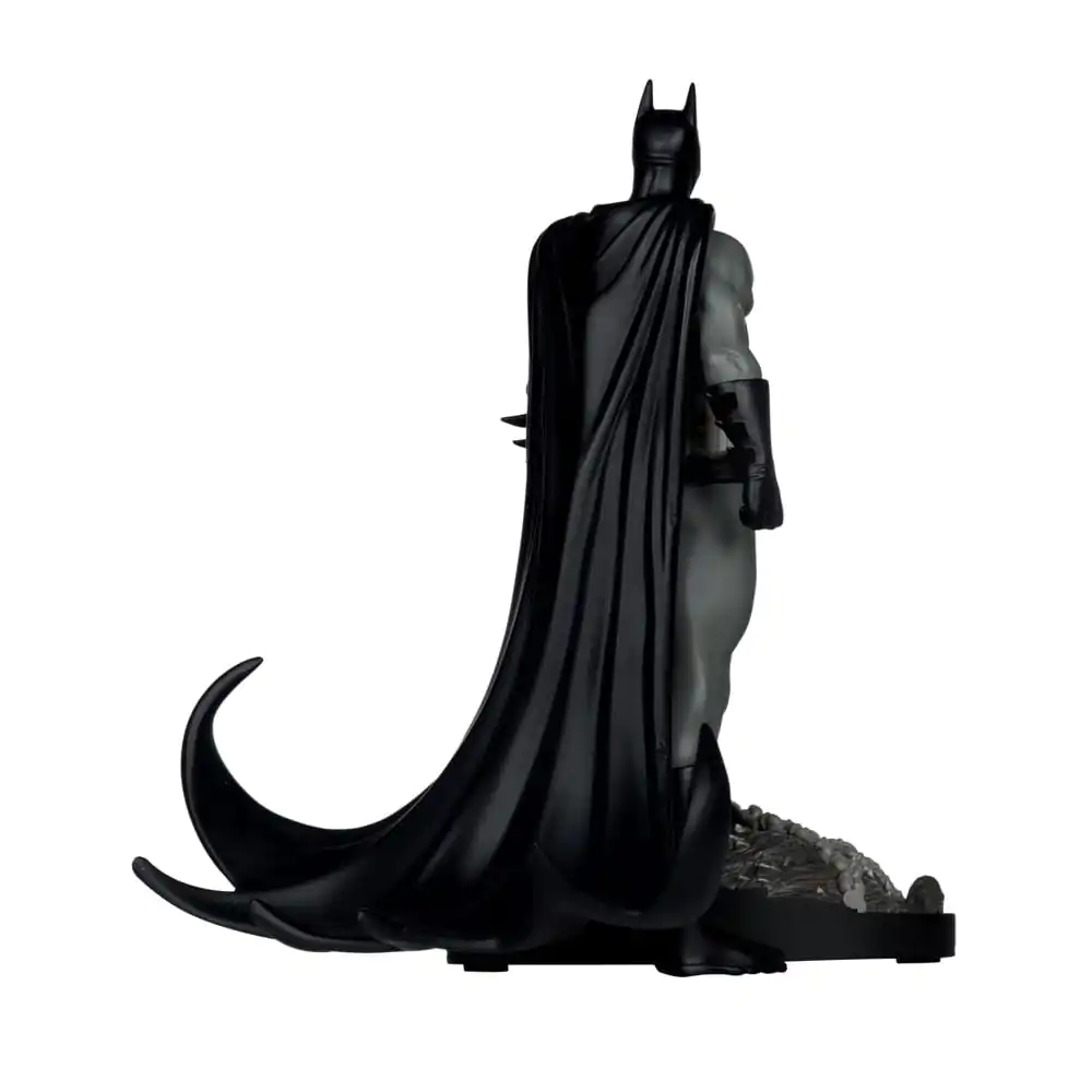 DC Direct Kip 1/10 Batman by Bjorn Barends (Black White) 18 cm fotografija izdelka