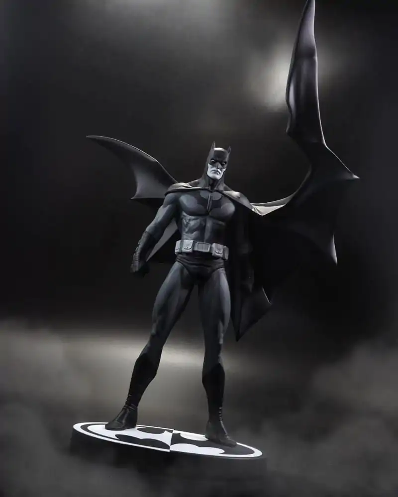 DC Direct Smolnik Kip Batman Black & White Batman (by Jorge Jimenez) 27 cm fotografija izdelka