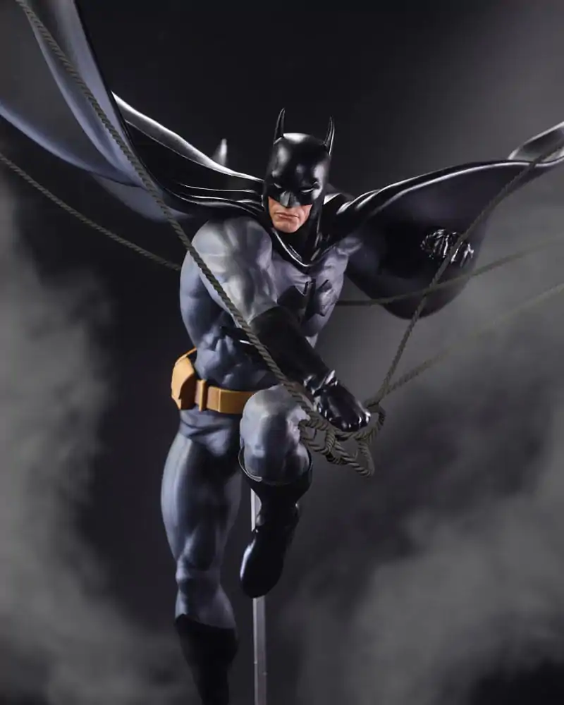 DC Direct Resin Kip DC Designer Series Batman (by Dan Mora) 40 cm fotografija izdelka