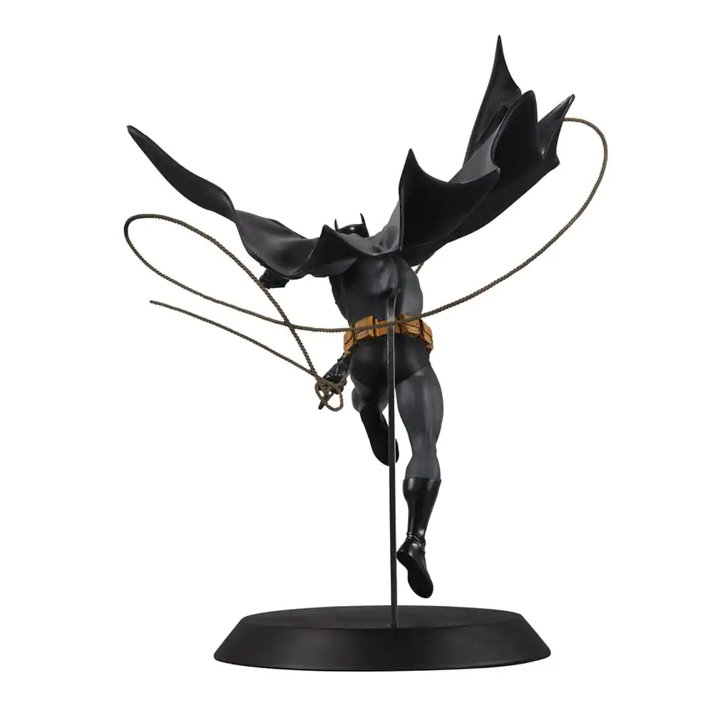 DC Direct Resin Kip DC Designer Series Batman (by Dan Mora) 40 cm fotografija izdelka