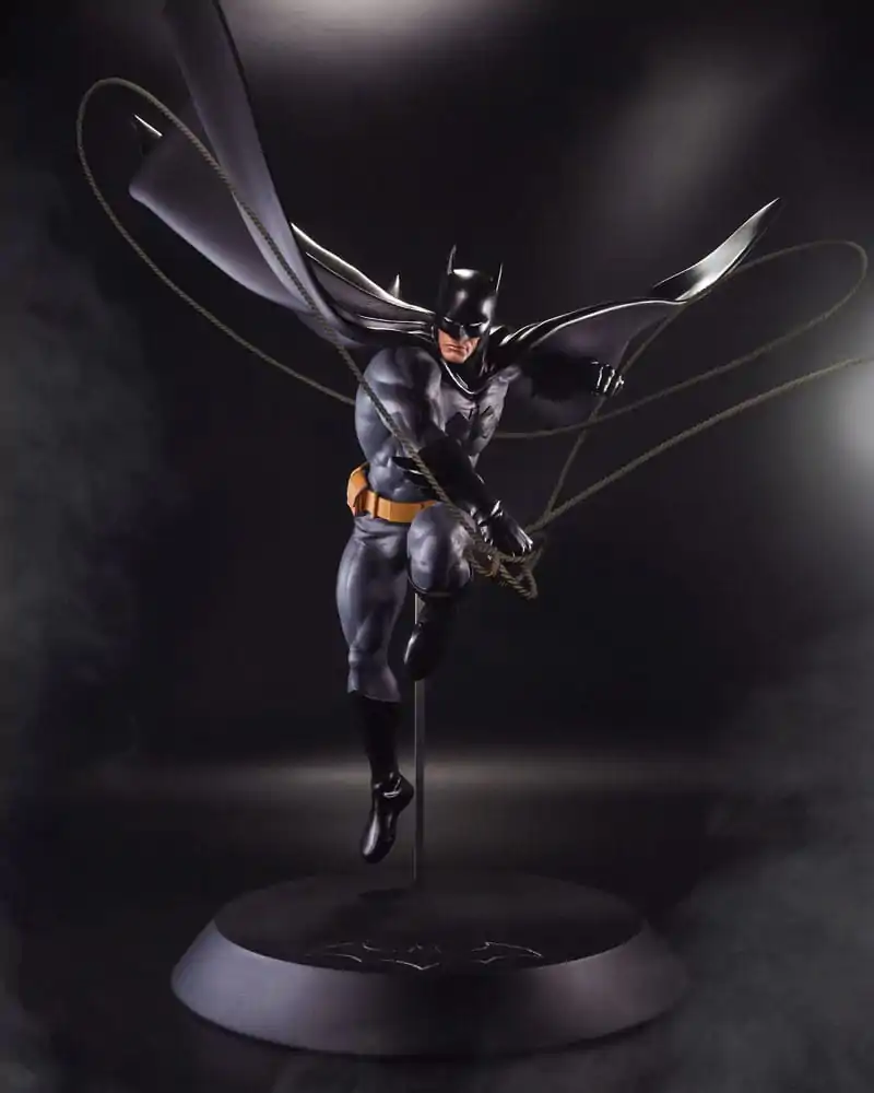 DC Direct Resin Kip DC Designer Series Batman (by Dan Mora) 40 cm fotografija izdelka
