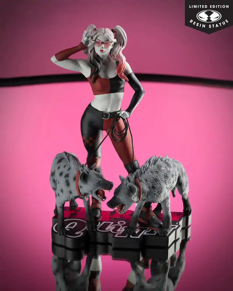 DC Direct Harley Quinn: Rdeča, Bela & Črna Kip 1/10 Harley Quinn by Jenny Frison 19 cm fotografija izdelka