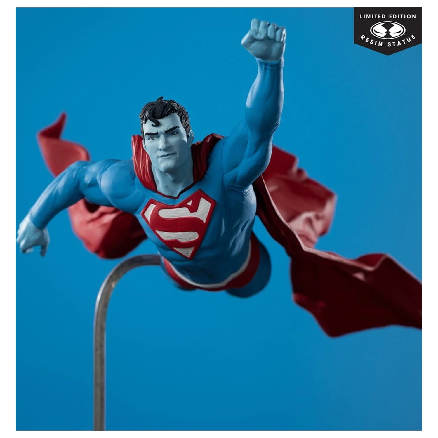DC Direct Superman Red & Blue Kip 1/10 Superman by Lee Bermejo 26 cm fotografija izdelka