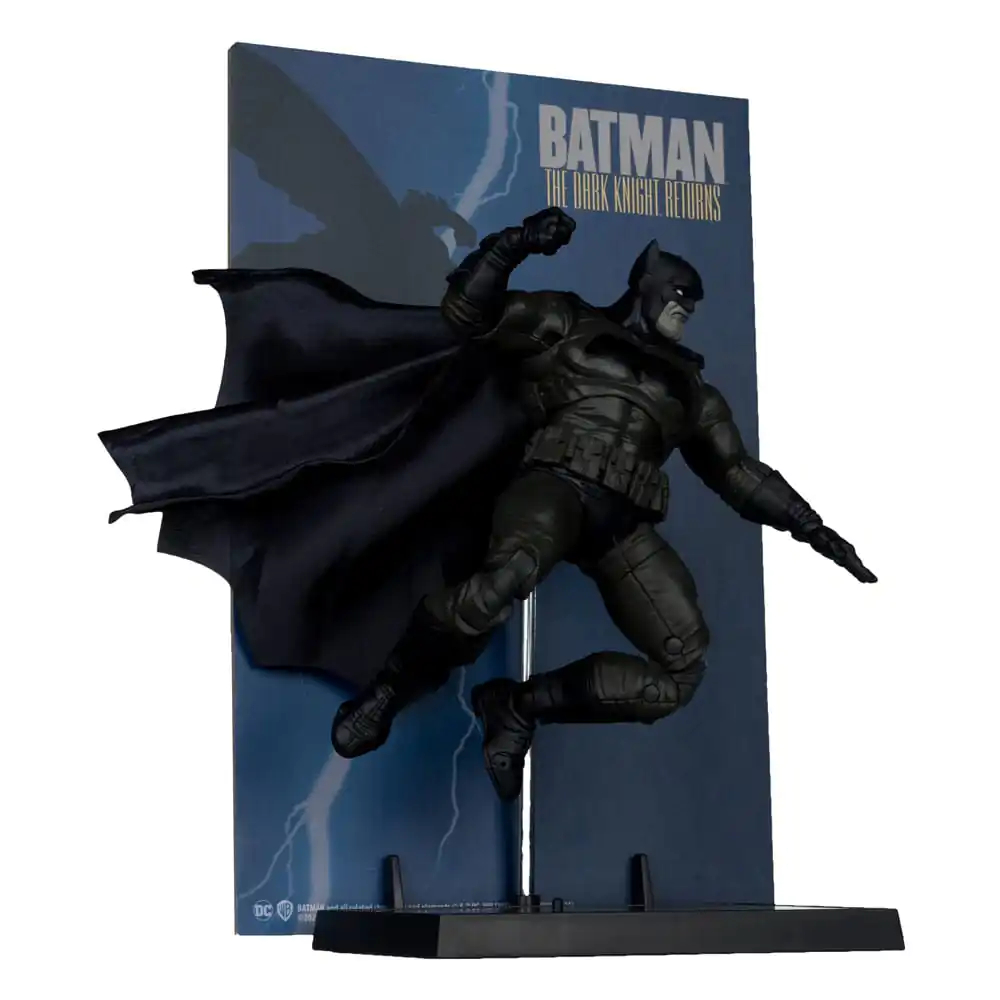 DC Multiverse McFarlane Cover Recreations akcijska figura Batman (Batman: The Dark Knight Returns #1) (Gold Label) 18 cm fotografija izdelka