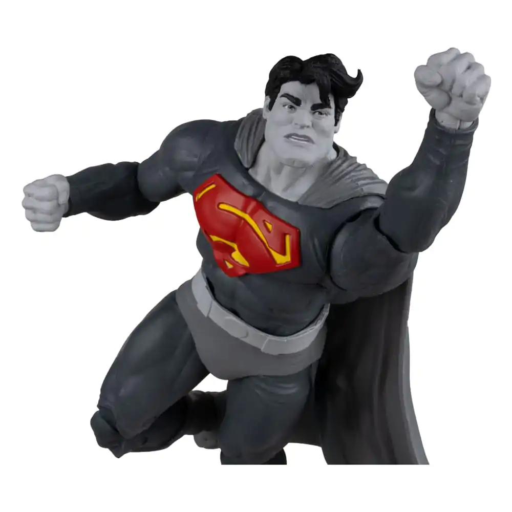 DC Multiverse akcijska figura Superman (The Dark Knight Returns) (Black & White Accent Edition) (Gold Label) 18 cm fotografija izdelka