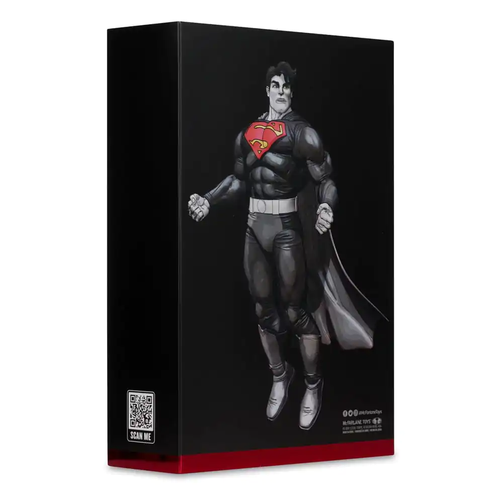 DC Multiverse akcijska figura Superman (The Dark Knight Returns) (Black & White Accent Edition) (Gold Label) 18 cm fotografija izdelka