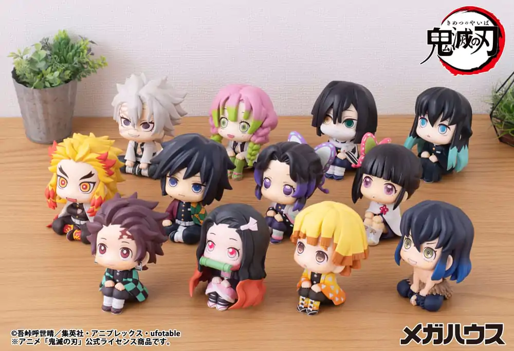 Demon Slayer Kimetsu no Yaiba Look Up PVC Kip Iguro Obanai 11 cm fotografija izdelka
