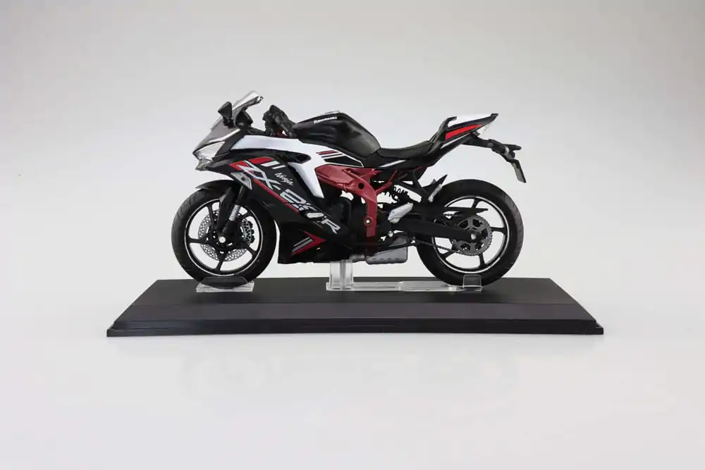 Statueta serije Diecast Bike 1/12 Kawasaki Ninja ZX-25R Metallic Spark Black × Peal Flat Stardust White 16 cm fotografija izdelka