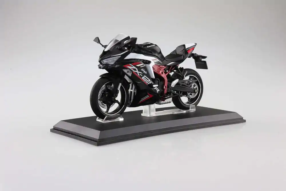 Statueta serije Diecast Bike 1/12 Kawasaki Ninja ZX-25R Metallic Spark Black × Peal Flat Stardust White 16 cm fotografija izdelka