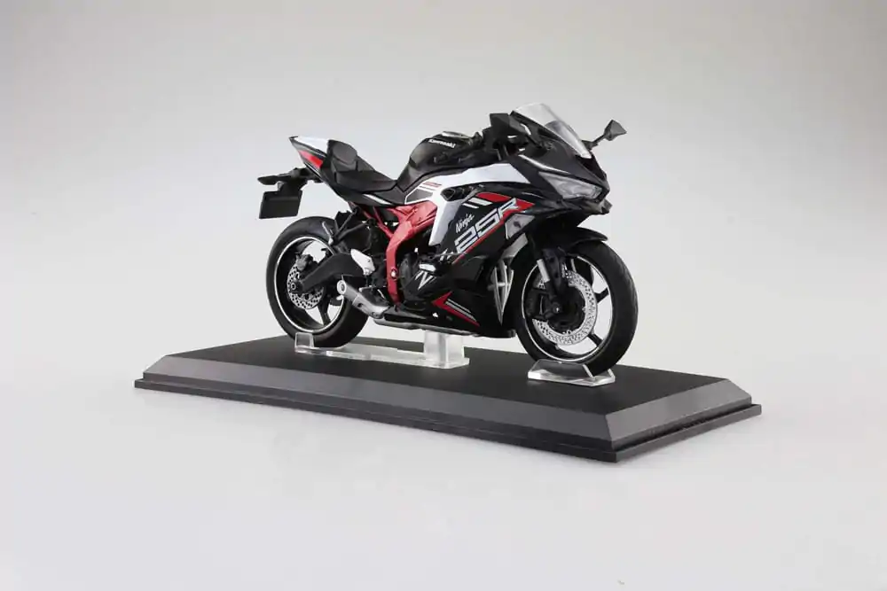 Statueta serije Diecast Bike 1/12 Kawasaki Ninja ZX-25R Metallic Spark Black × Peal Flat Stardust White 16 cm fotografija izdelka