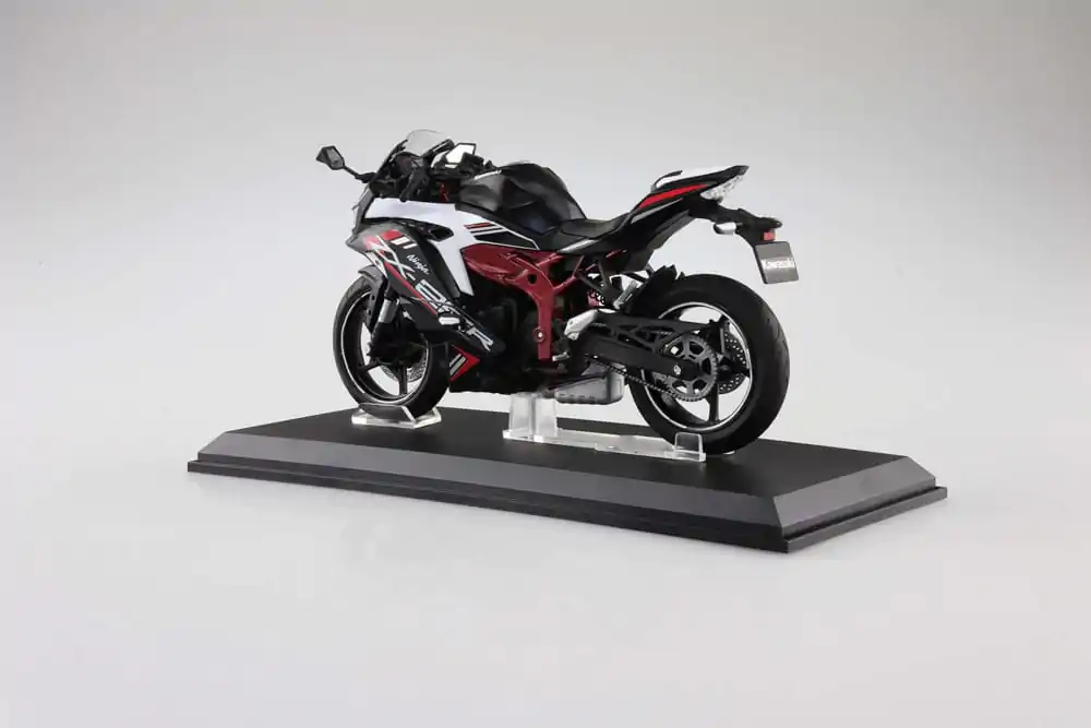 Statueta serije Diecast Bike 1/12 Kawasaki Ninja ZX-25R Metallic Spark Black × Peal Flat Stardust White 16 cm fotografija izdelka