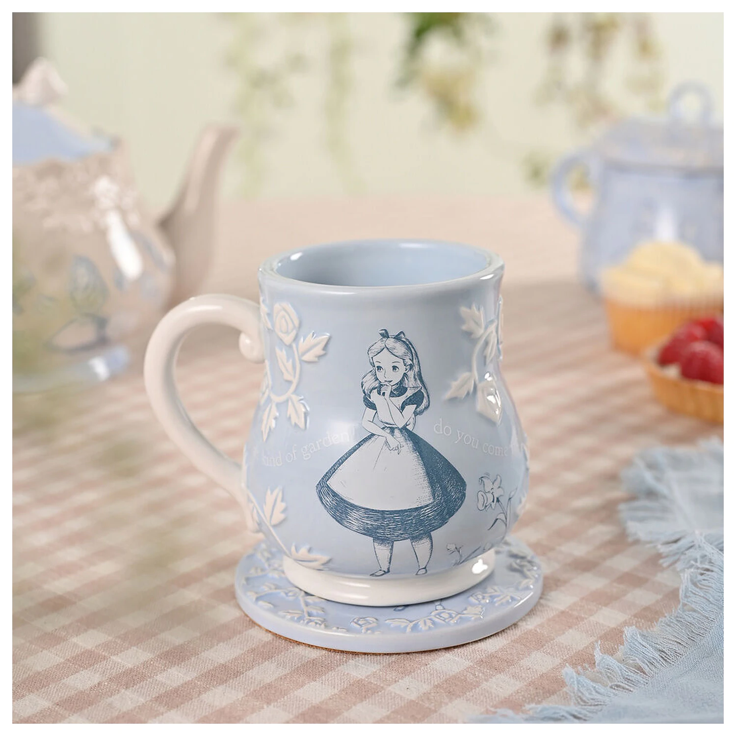 Disney Alice in Wonderland Alice skodelica fotografija izdelka