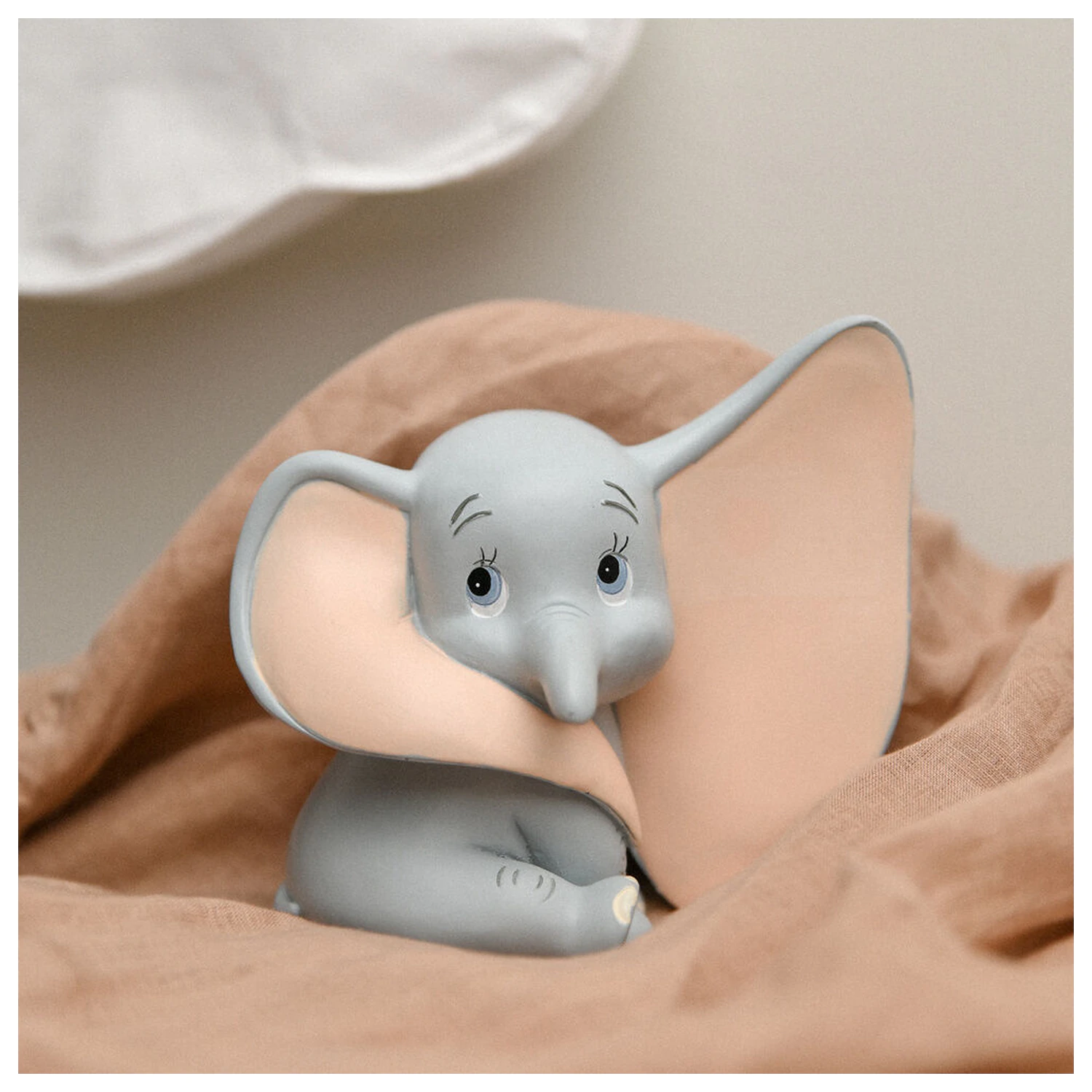 Disney Dumbo hranilnik fotografija izdelka