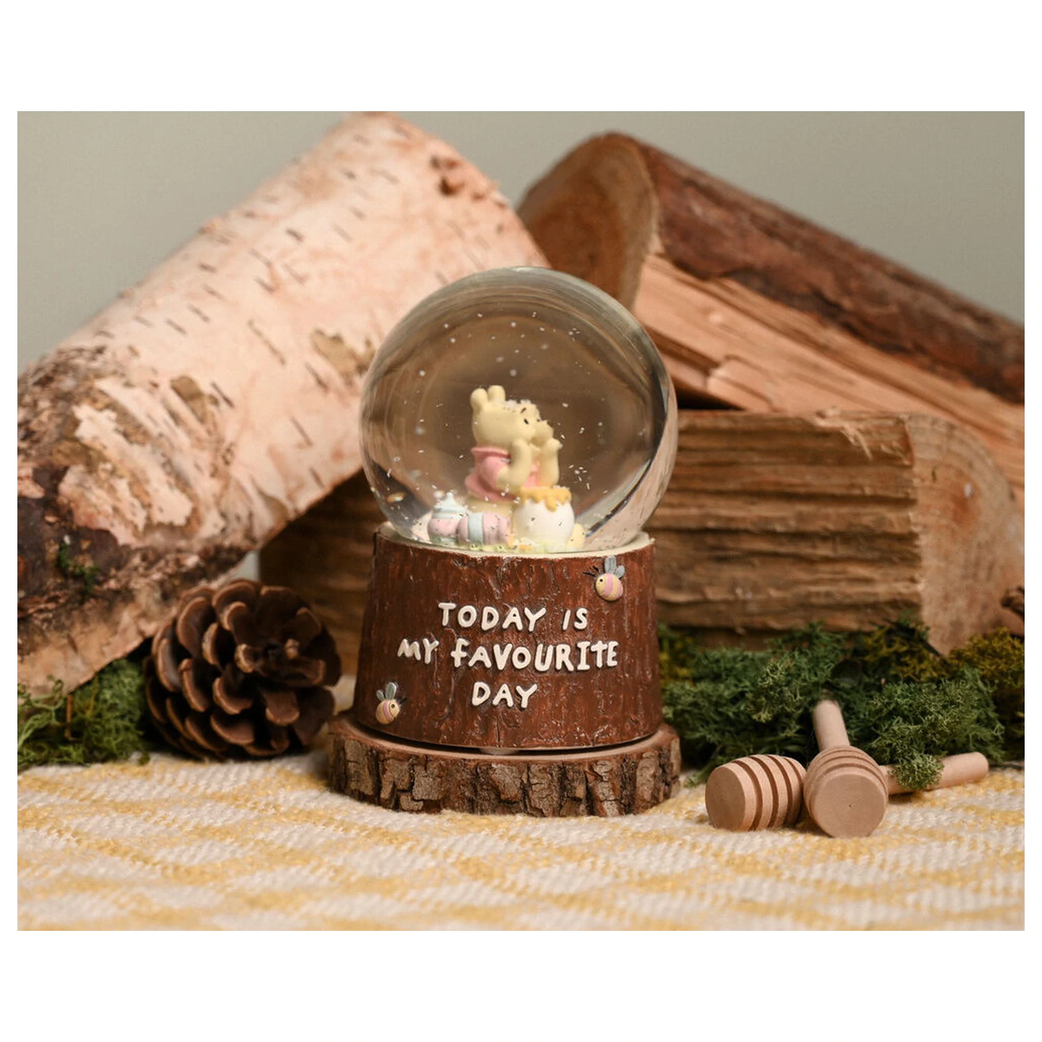 Disney Winnie the Pooh snežna krogla fotografija izdelka