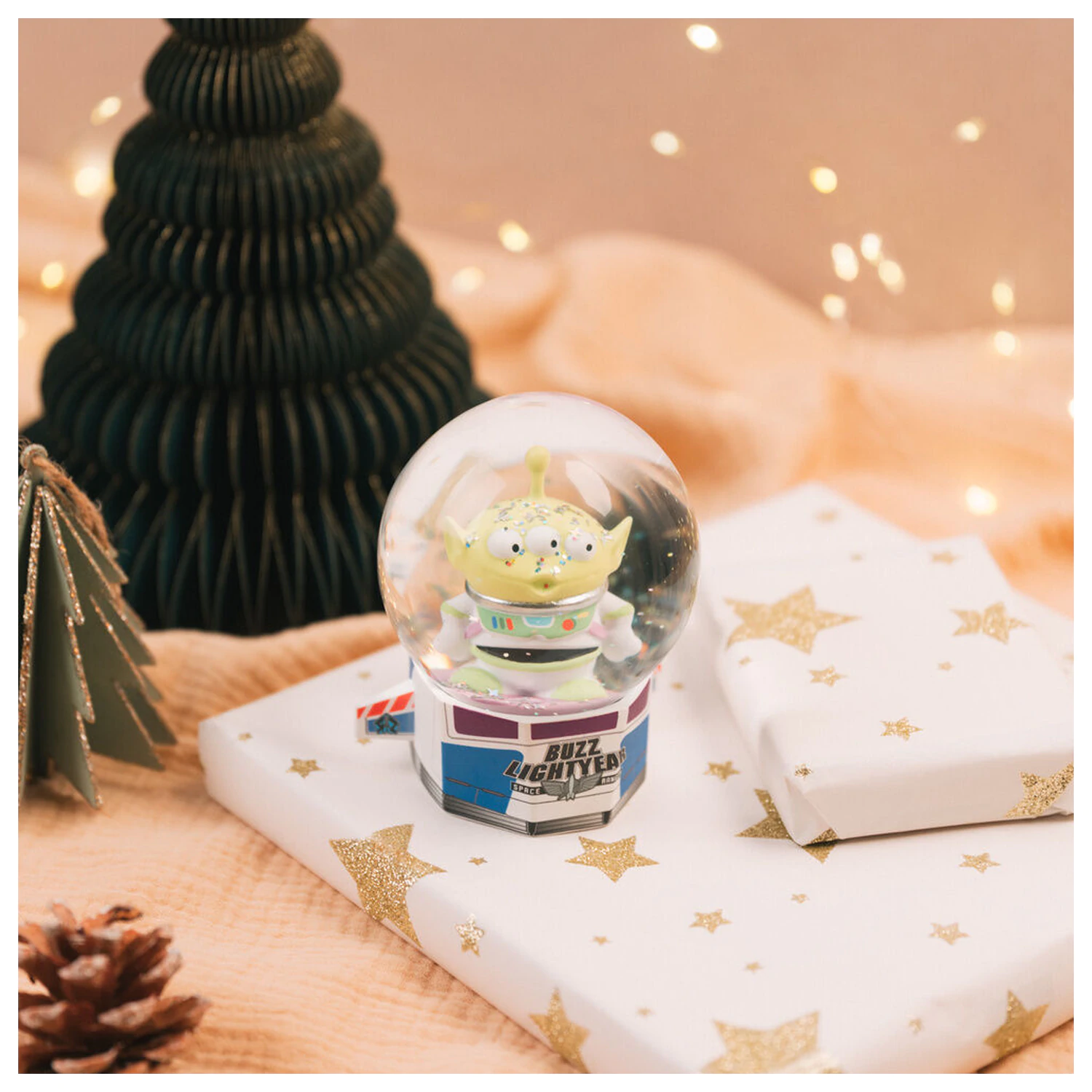 Disney Pixar Toy Story Alien kepa snega fotografija izdelka