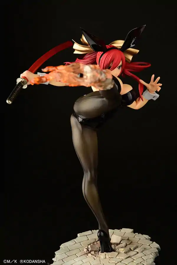 Fairy Tail Kip 1/6 Erza Scarlet High Kick Black Bunny Ver. 37 cm fotografija izdelka