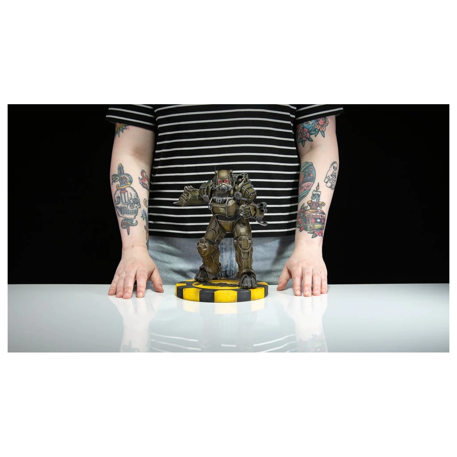 Fallout (Amazon) PVC Figura NCR Power Armor 25 cm fotografija izdelka