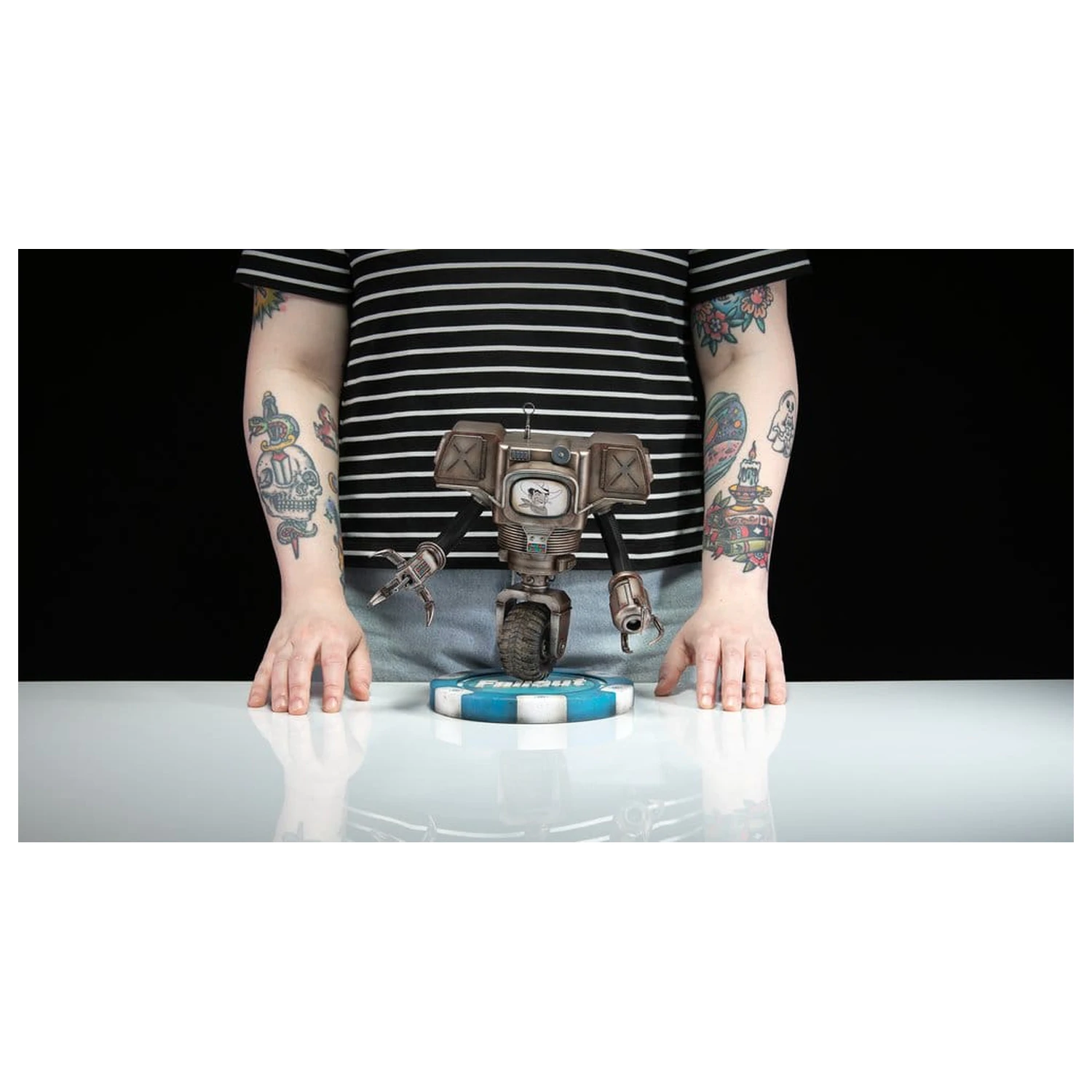 Fallout (Amazon) PVC figura Victor the Securitron 25 cm fotografija izdelka