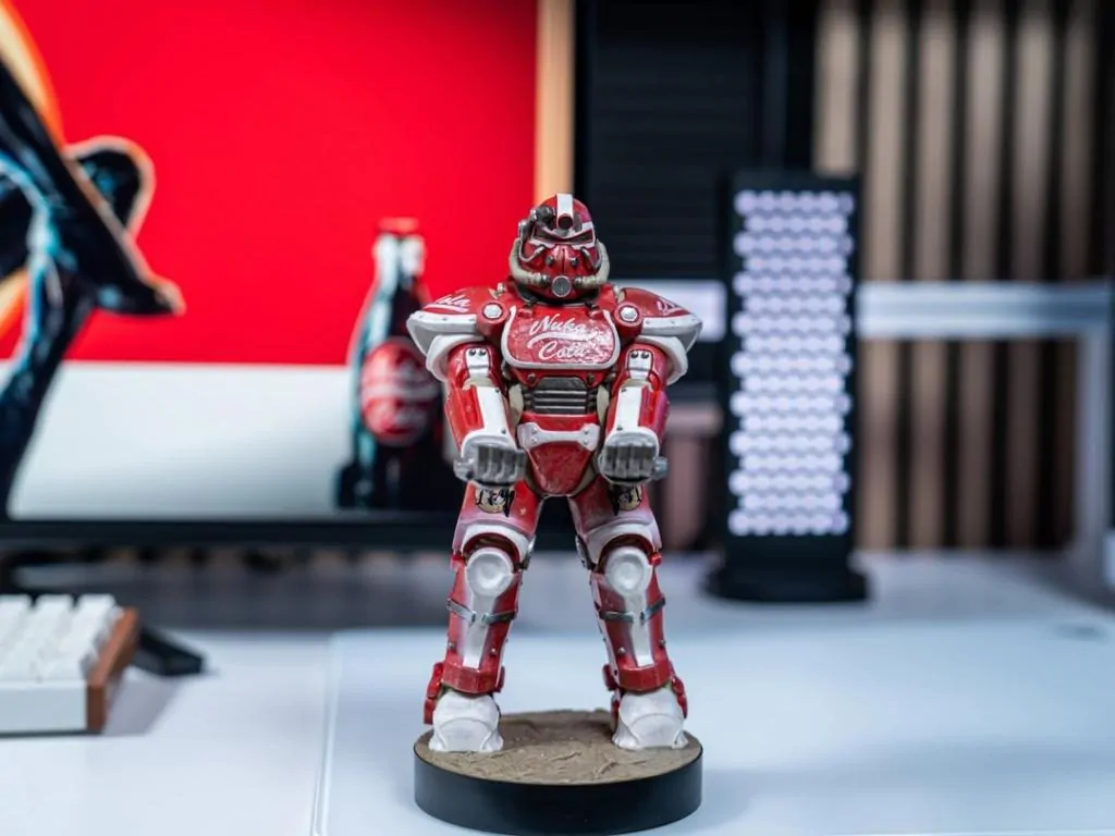 Fallout Nuka Cola Power Armour Cable Guys držalo za igralni plošček in stojalo za telefon fotografija izdelka