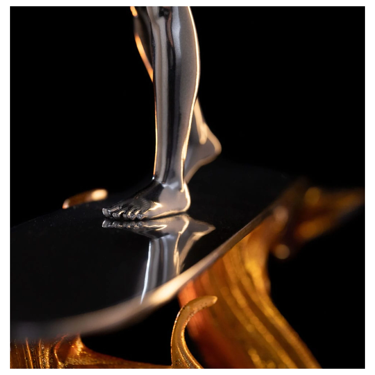 Fantastic Four Art Scale kip 1/10 Silver Surfer 27 cm fotografija izdelka