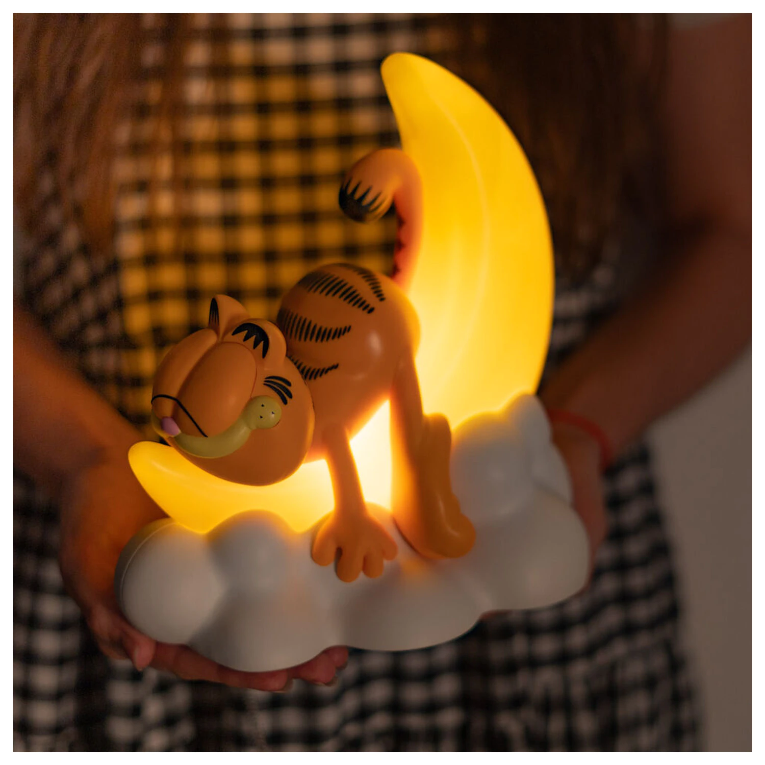 Garfiel svetilka fotografija izdelka