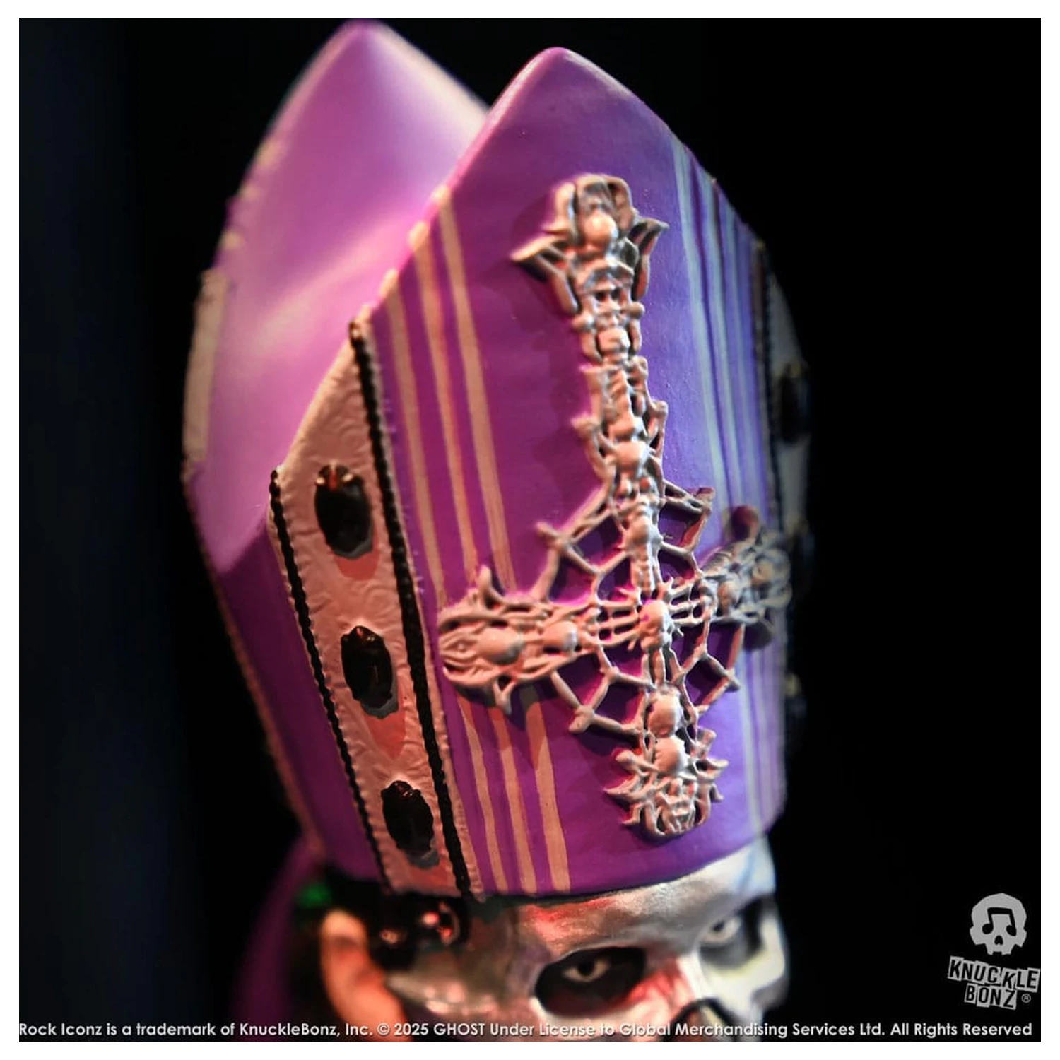 Ghost Rock Iconz Kip Papa V Perpetua Purple Robes 22 cm fotografija izdelka