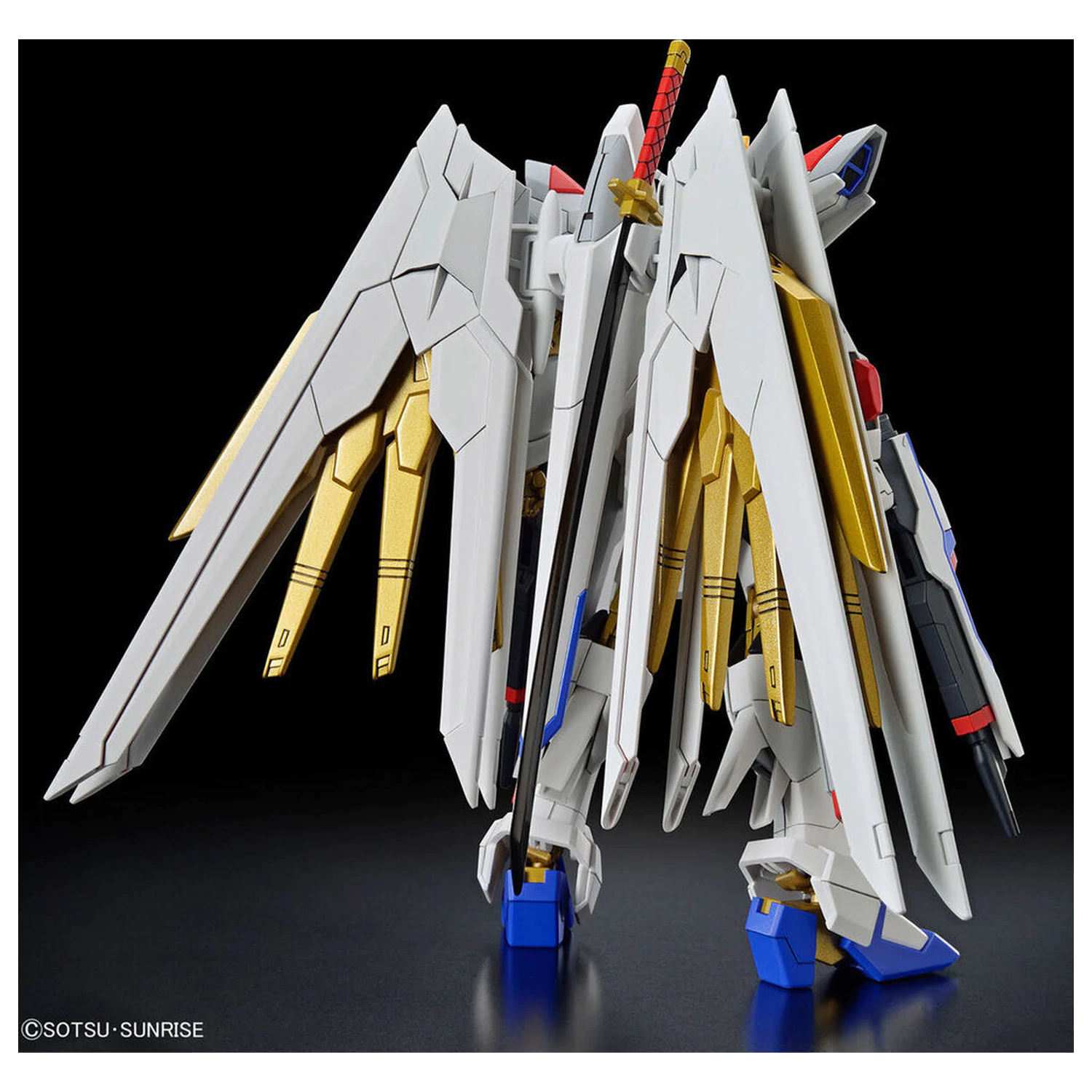 Model Komplet HGCE 1/144 Mighty Strike Freedom Gundam fotografija izdelka