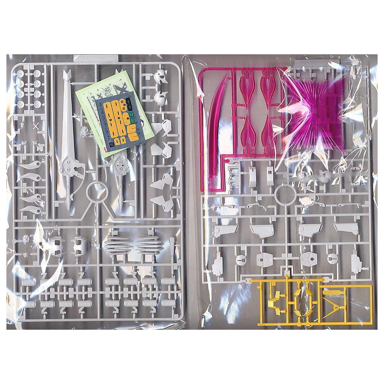 GUNDAM MG 1/100 Crossbone Full Cloth Gundam model komplet fotografija izdelka