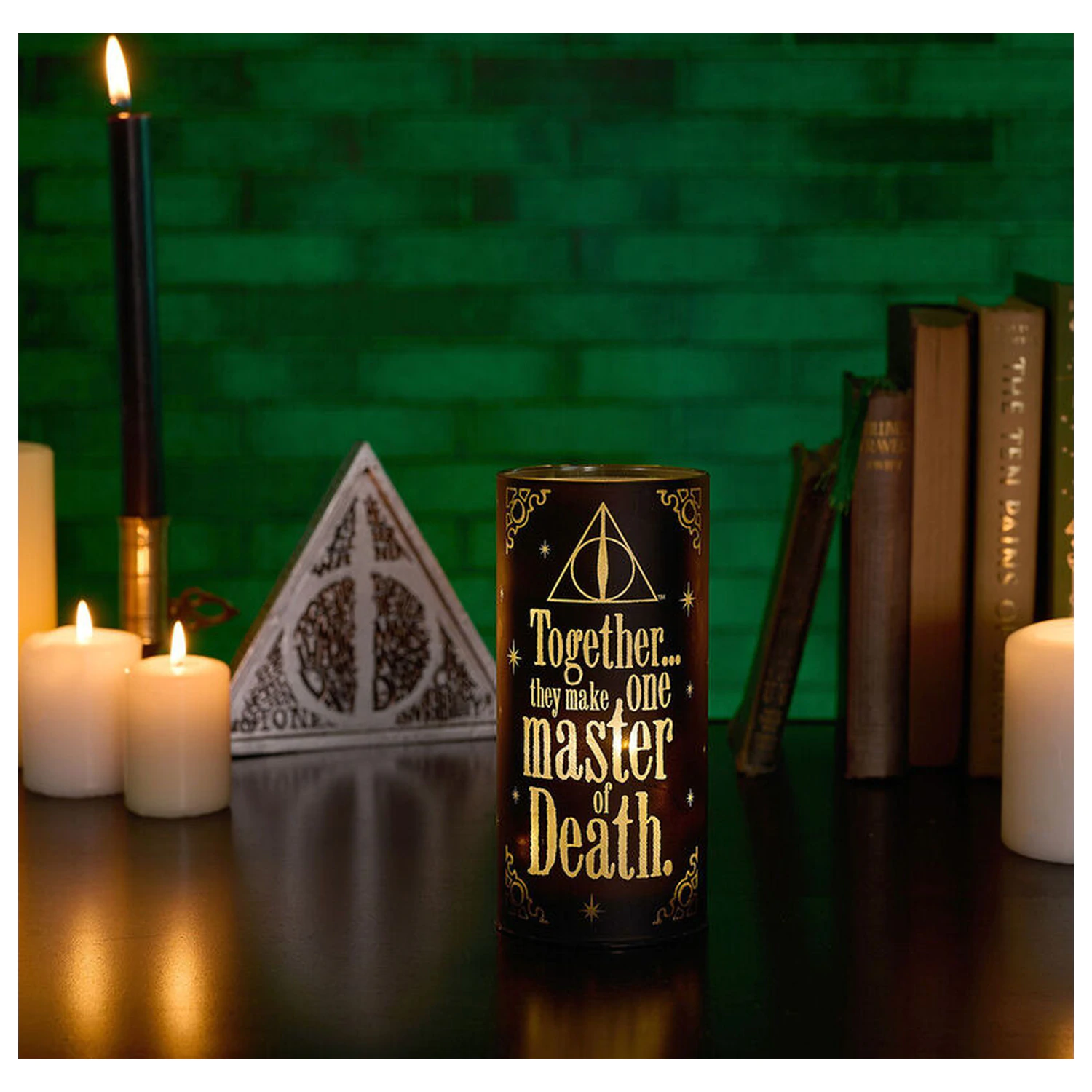 Harry Potter Dark Arts Deathly Hallows svetleča tuba fotografija izdelka