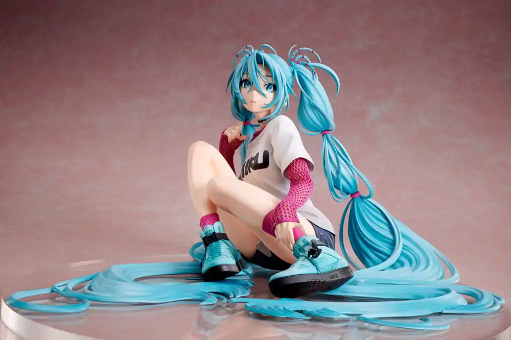 Hatsune Miku Kip 1/4 Yoneyama Mai The Latest Street Style 