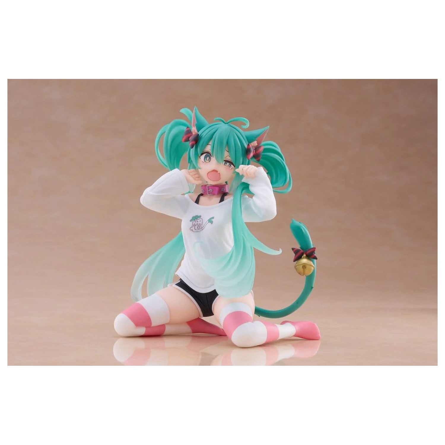 Hatsune Miku PVC kip namizna ljubka figura Hatsune Miku različica z mačjimi ušesi in majico 13 cm fotografija izdelka