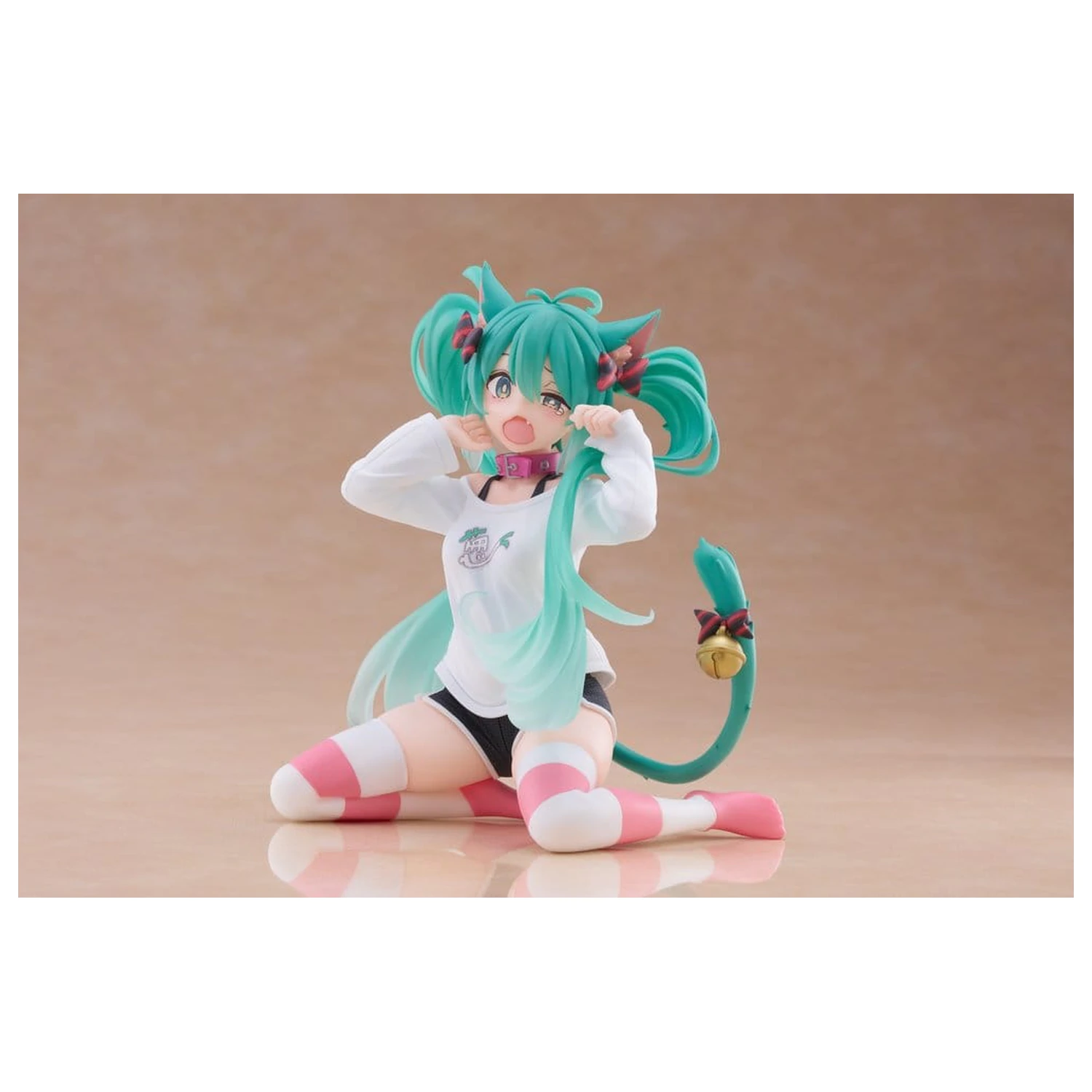 Hatsune Miku PVC kip namizna ljubka figura Hatsune Miku različica z mačjimi ušesi in majico 13 cm fotografija izdelka
