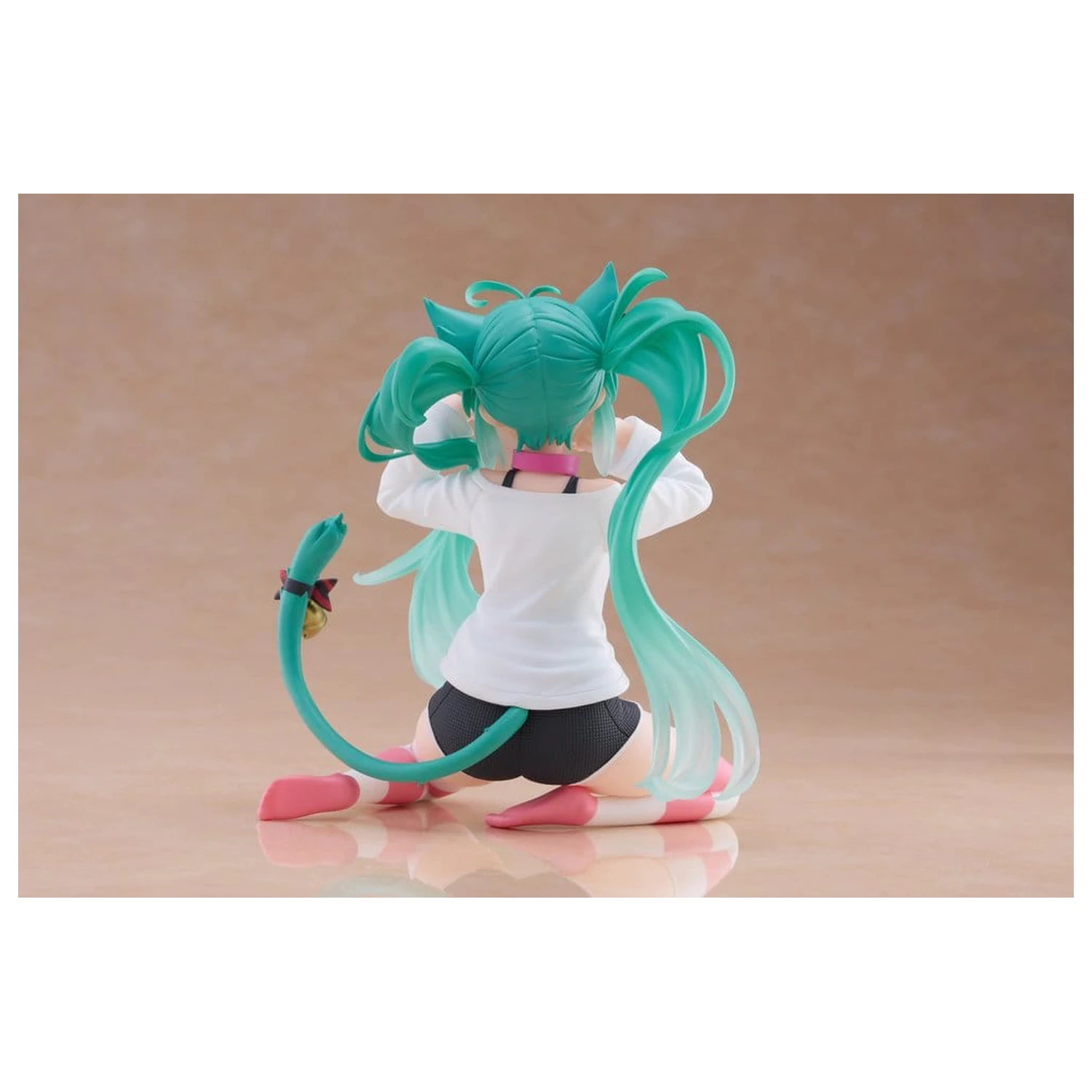 Hatsune Miku PVC kip namizna ljubka figura Hatsune Miku različica z mačjimi ušesi in majico 13 cm fotografija izdelka