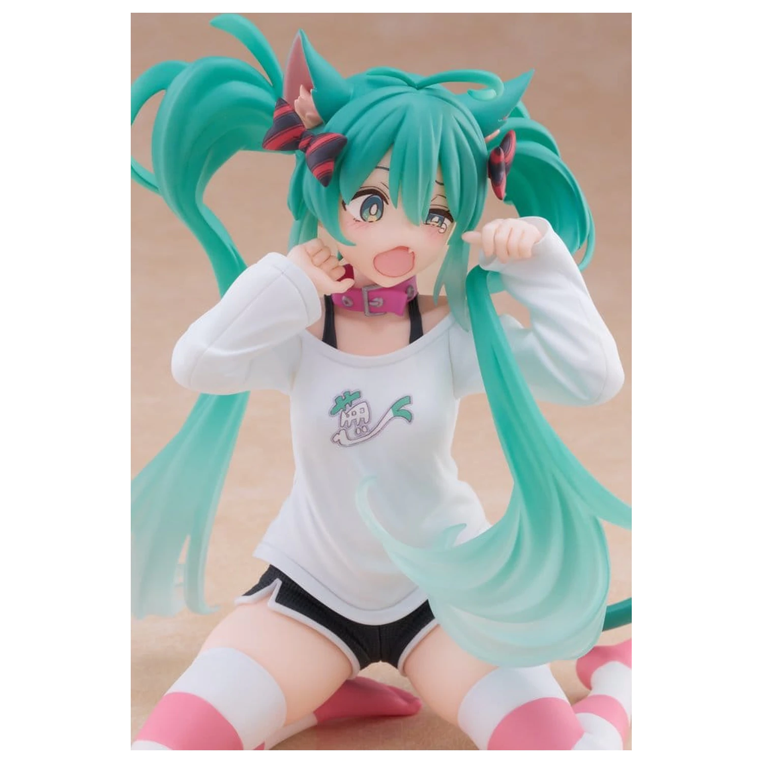 Hatsune Miku PVC kip namizna ljubka figura Hatsune Miku različica z mačjimi ušesi in majico 13 cm fotografija izdelka