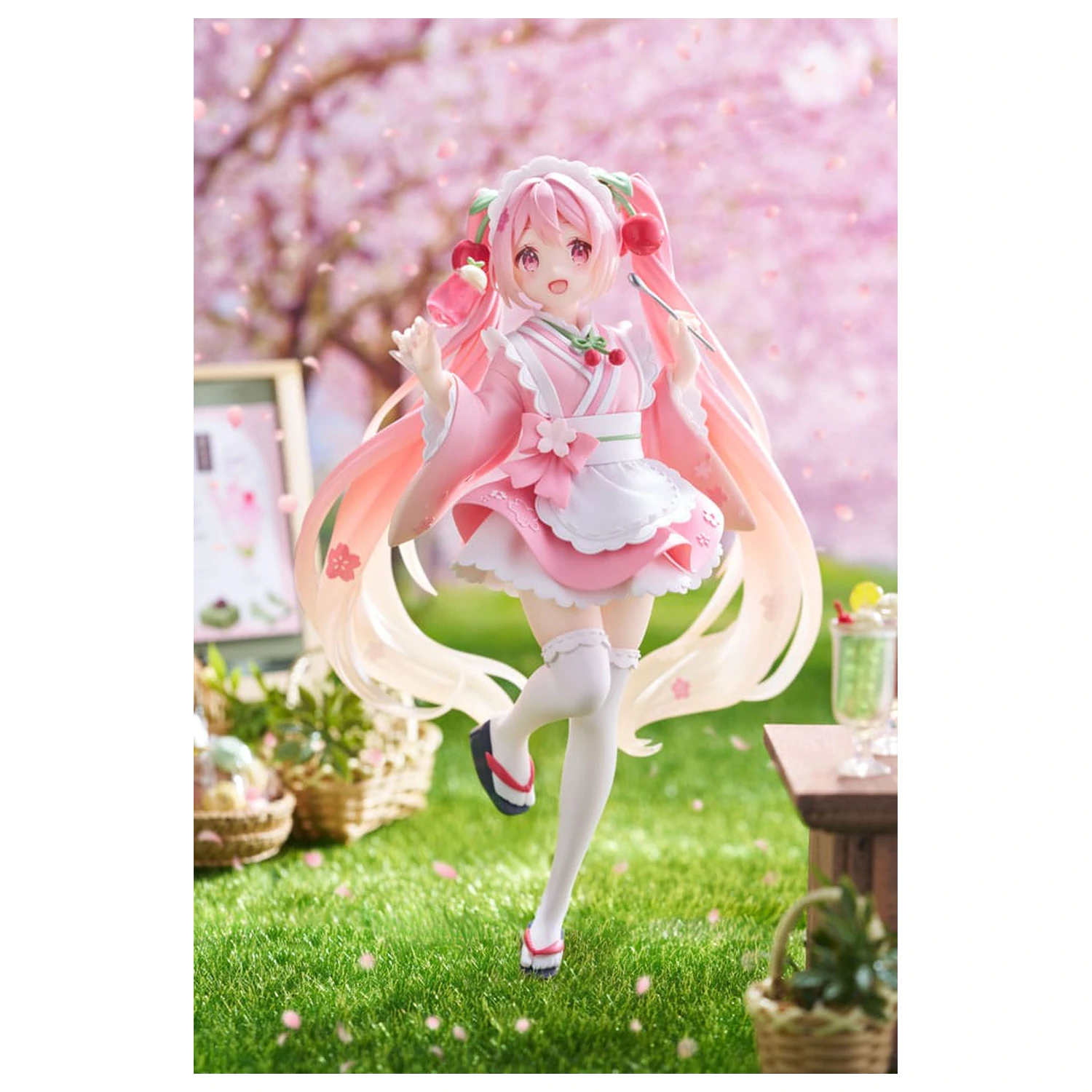 Hatsune Miku PVC kip Newley Written Sakura Miku Japanese Cafe Ver. Reissue 18 cm fotografija izdelka