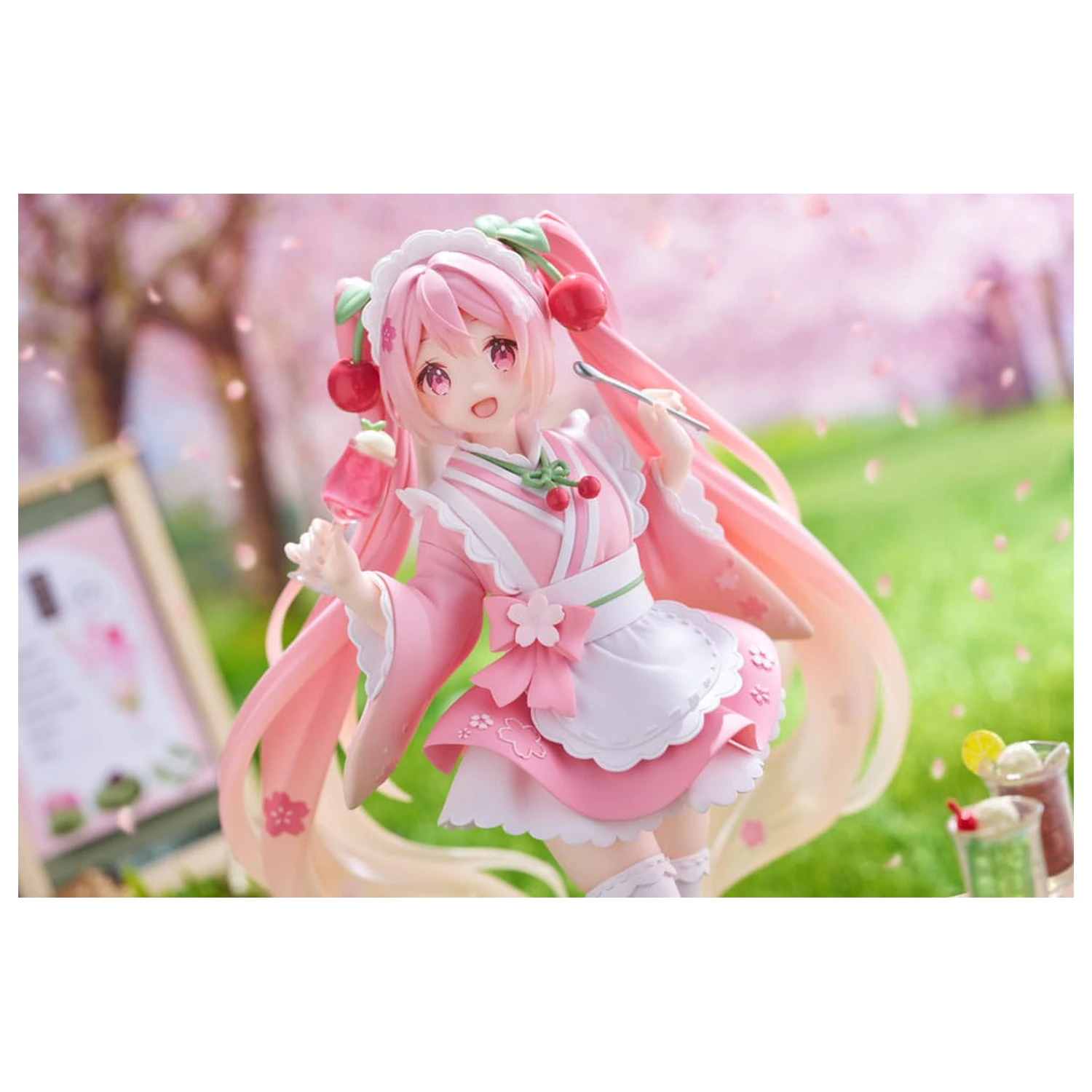 Hatsune Miku PVC kip Newley Written Sakura Miku Japanese Cafe Ver. Reissue 18 cm fotografija izdelka