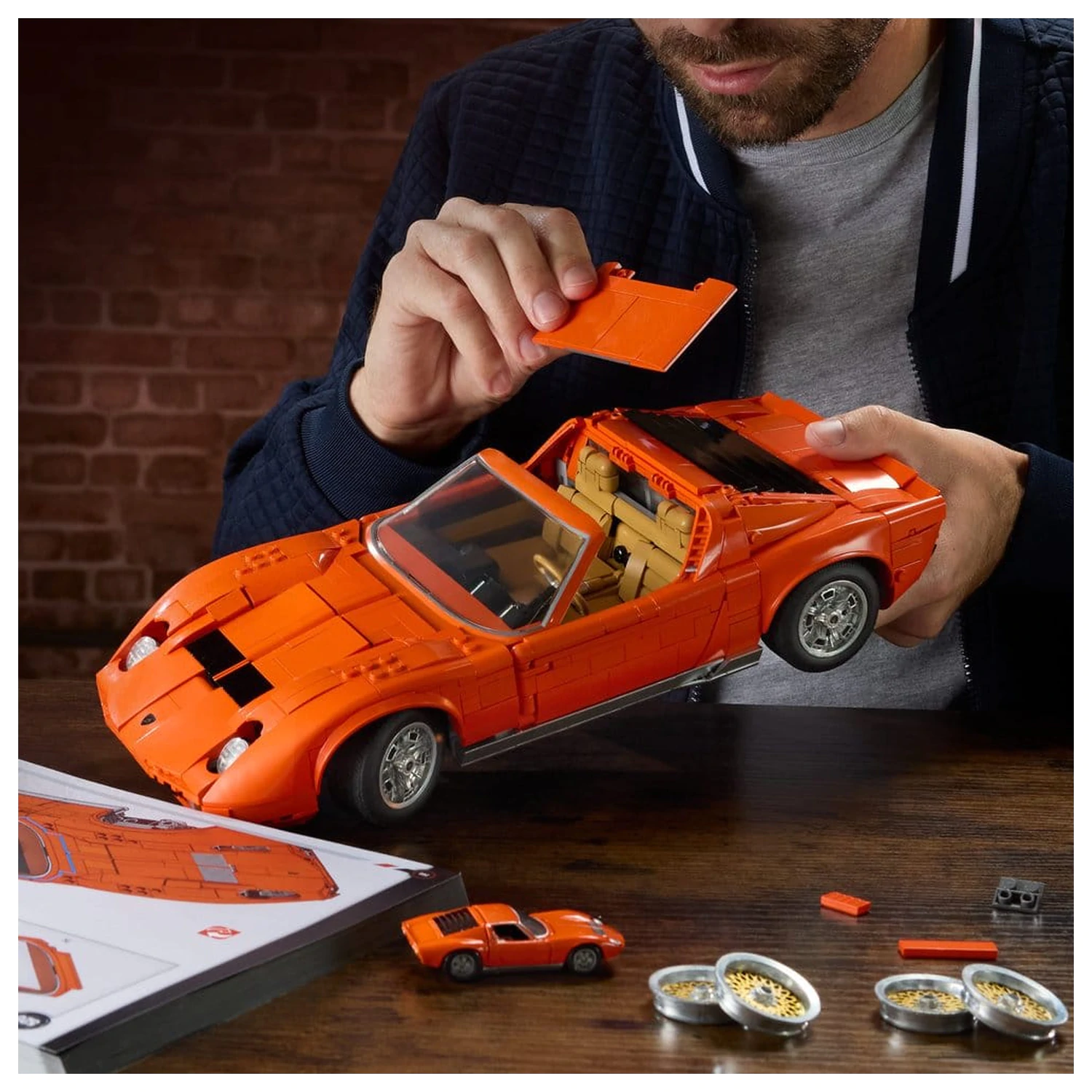 Hot Wheels Premium Mattel Brick Shop komplet za gradnjo 1/12 Lamborghini Miura P400 SV fotografija izdelka