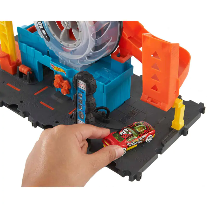 Hot Wheels Super Twist servis za pnevmatike fotografija izdelka
