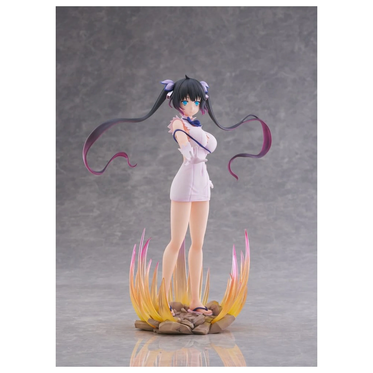 Is It Wrong to Try to Pick Up Girls in a Dungeon? V PVC figura 1/7 Hestia Divinity Unleashed Ver. AmiAmi Limited Edition 24 cm fotografija izdelka