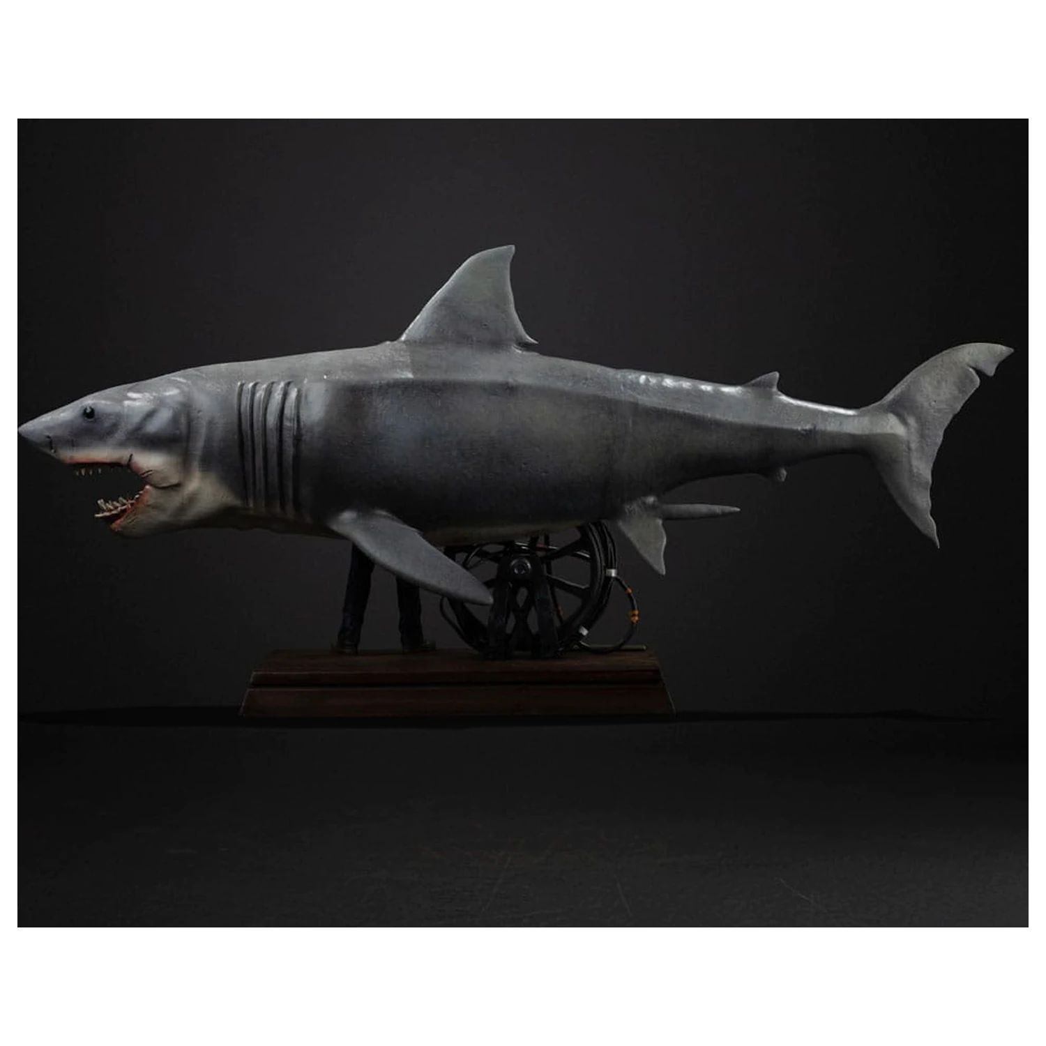 Jaws Deluxe Art Scale Kip 1/10 Steven Spielberg Jaws 50th anniversary 27 cm fotografija izdelka