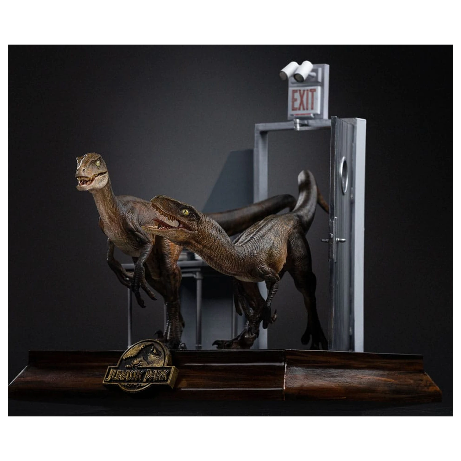 Jurassic Park Art Scale kip 1/10 Raptors at the Kitchen's Door 28 cm fotografija izdelka