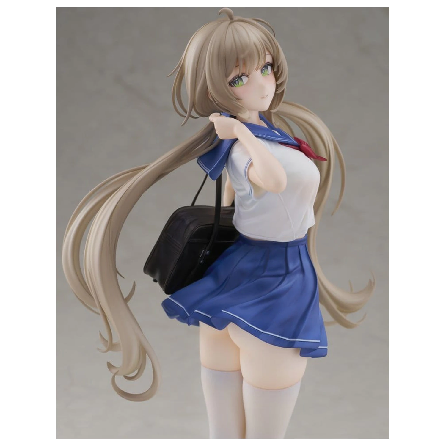 KoiKoi Sakura PVC figura 1/6 Momoko Uniform Ver. 27 cm fotografija izdelka